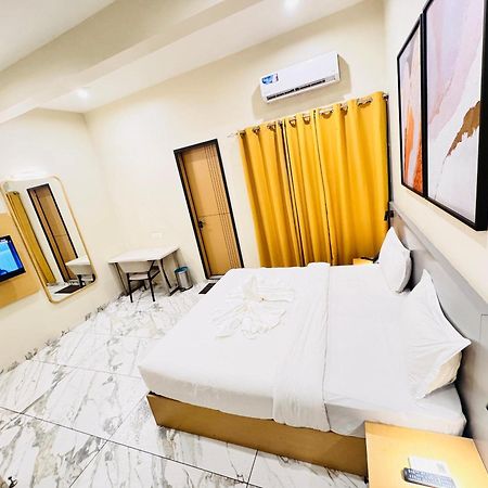 Ixoras Hotel Lemba Kinshasa Esterno foto
