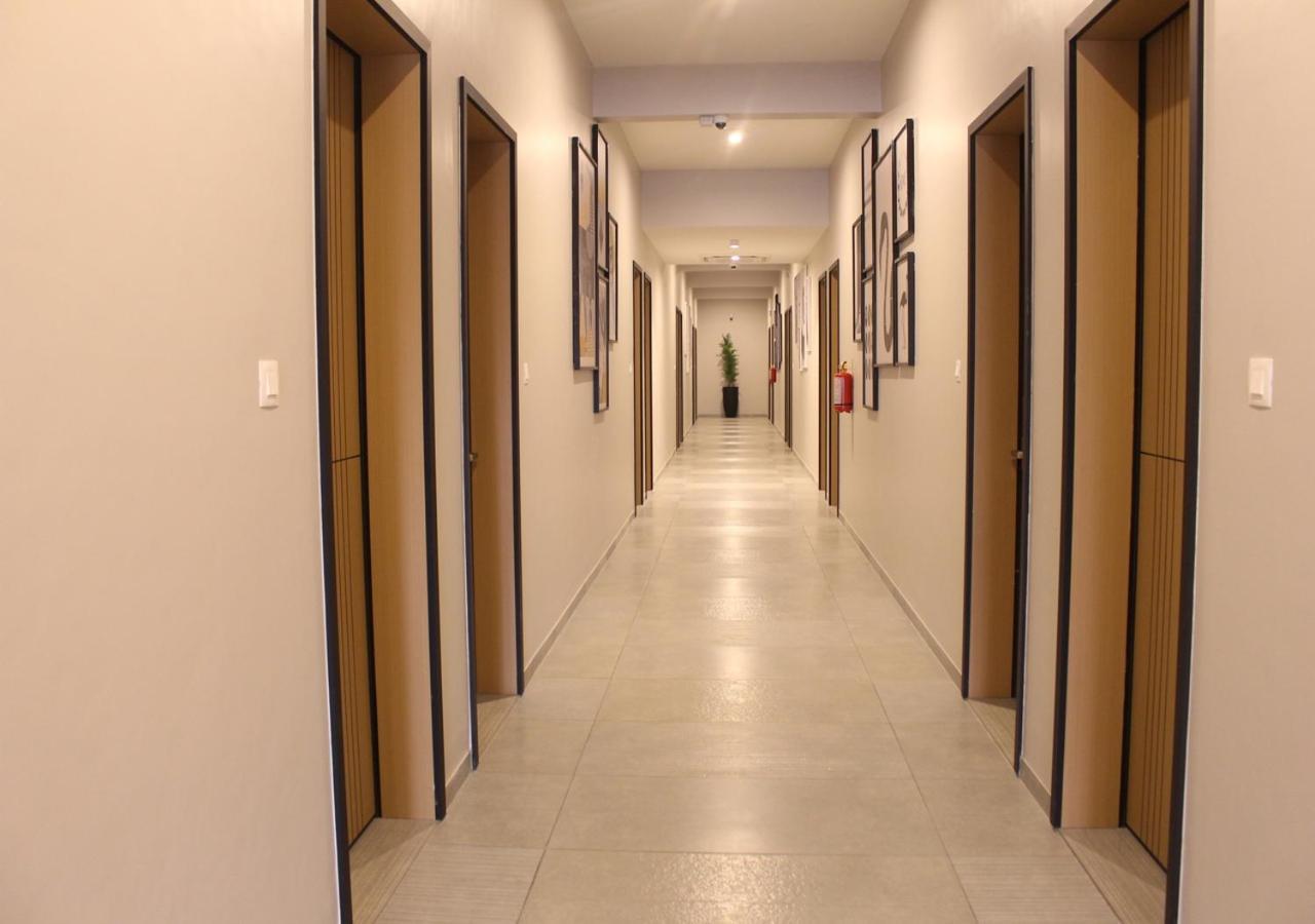 Ixoras Hotel Lemba Kinshasa Esterno foto