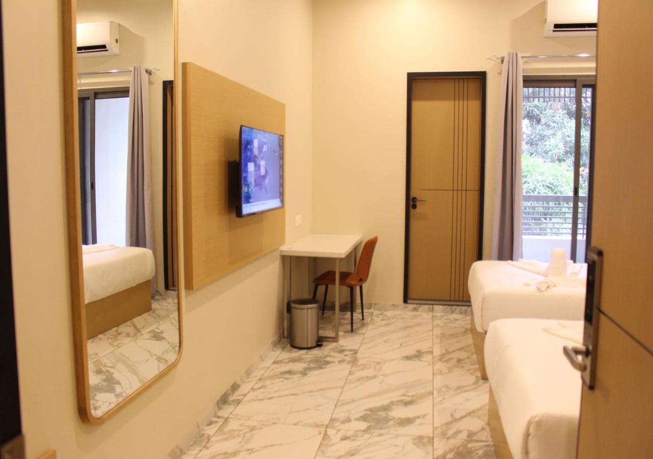 Ixoras Hotel Lemba Kinshasa Esterno foto