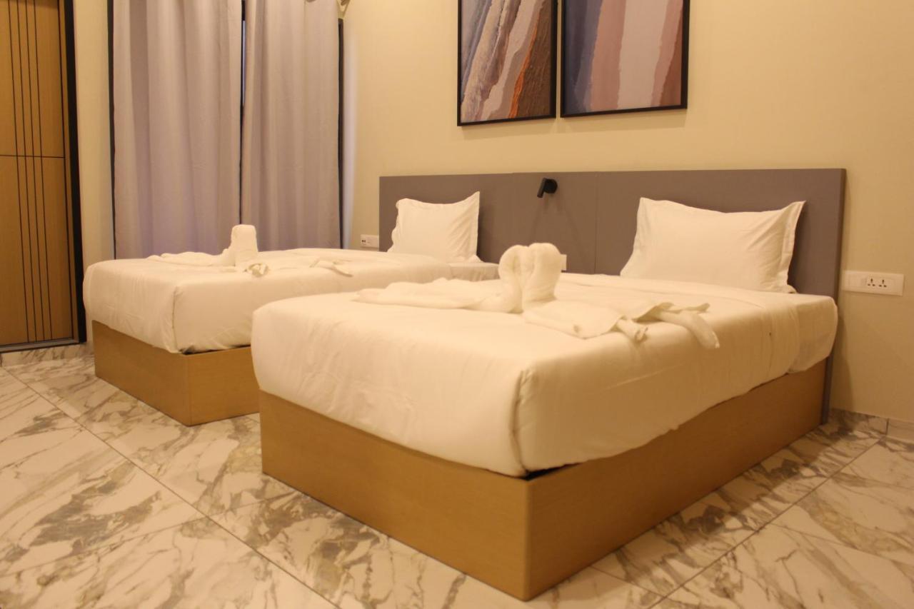 Ixoras Hotel Lemba Kinshasa Esterno foto