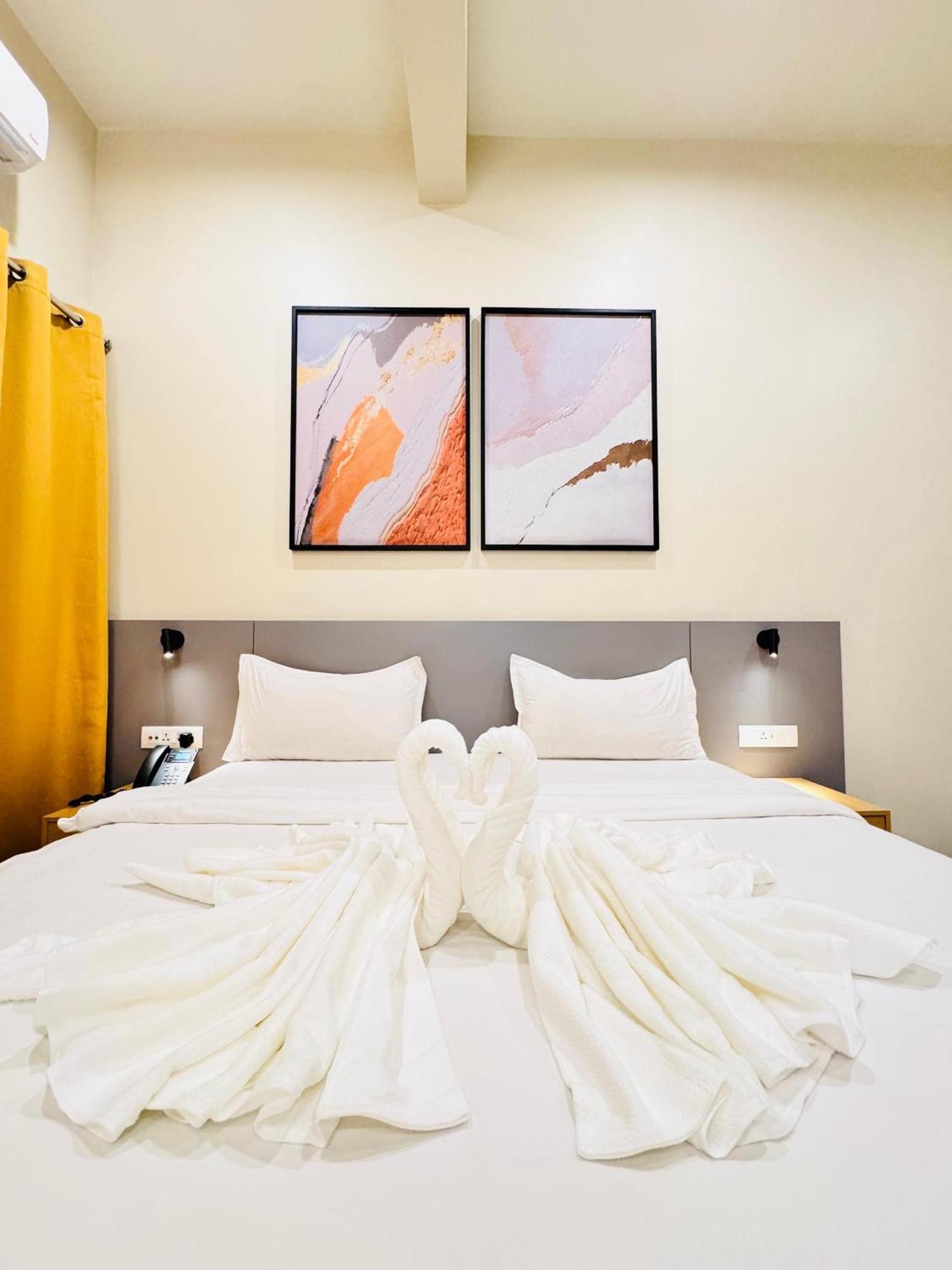 Ixoras Hotel Lemba Kinshasa Esterno foto