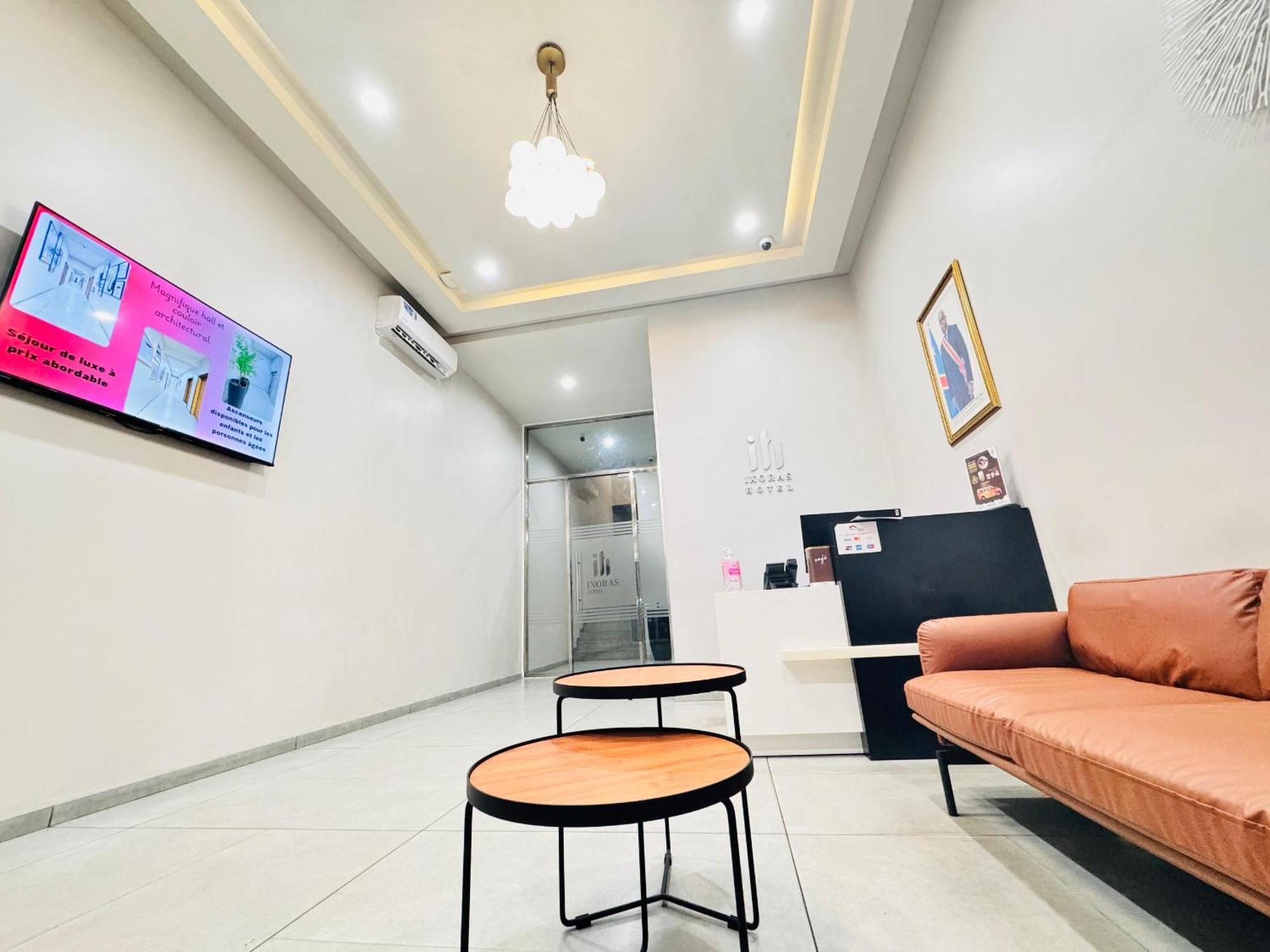 Ixoras Hotel Lemba Kinshasa Esterno foto
