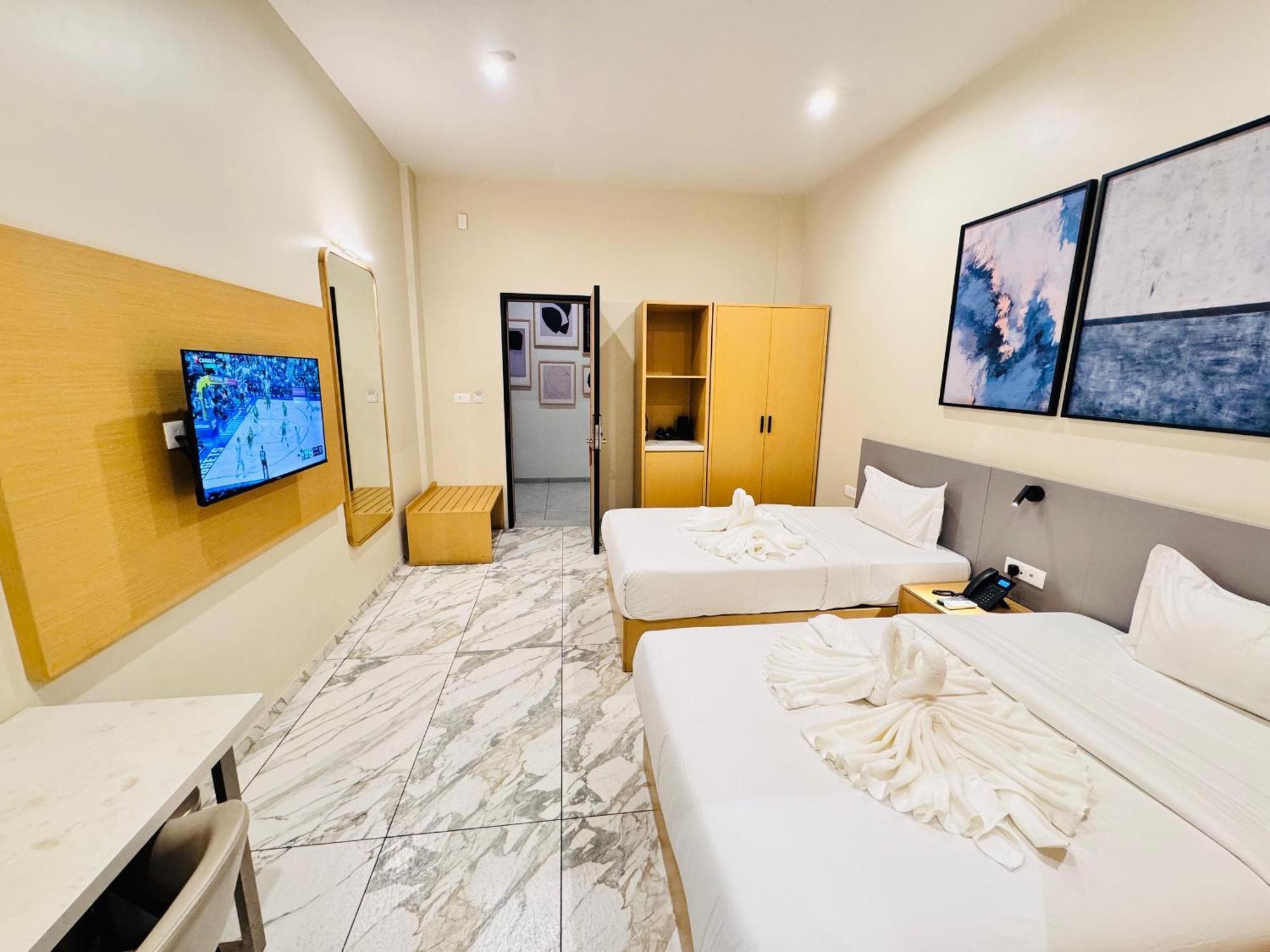 Ixoras Hotel Lemba Kinshasa Esterno foto